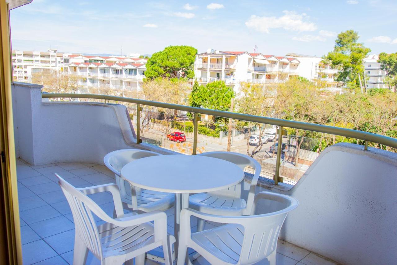Juniper Apartment ซาลอว์ ภายนอก รูปภาพ