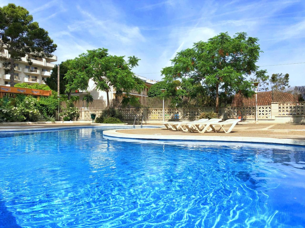 Juniper Apartment ซาลอว์ ภายนอก รูปภาพ